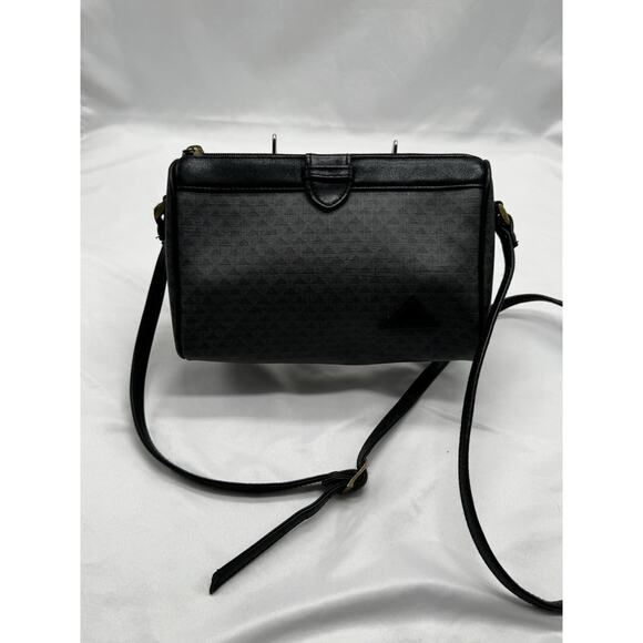 Liz Claiborne Handbags - Vintage 1984 Classic 100% Leather Liz Claiborne Black Signature Crossbody Purse